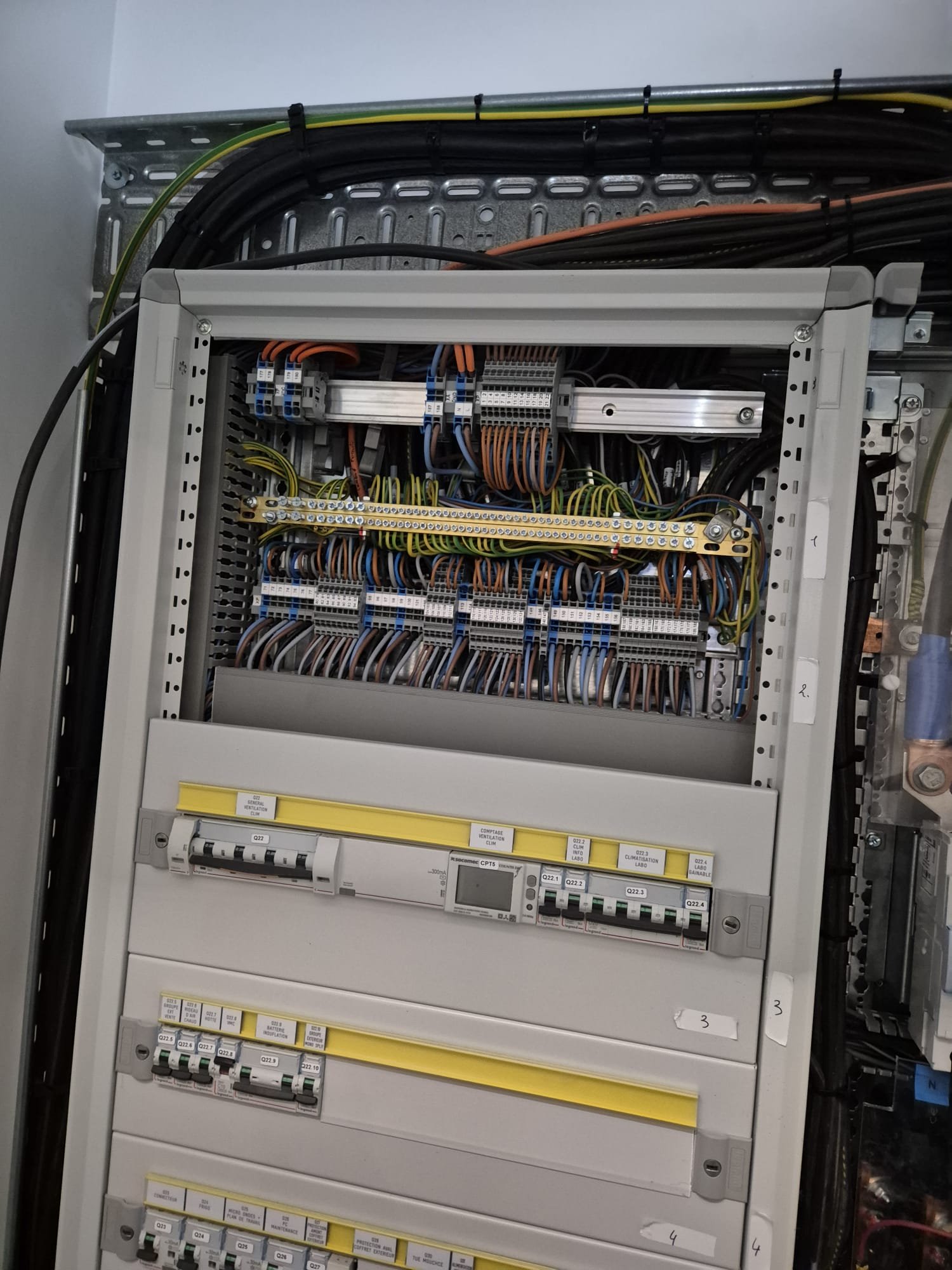 AW ELEC - Electricien - Installation d’une baie de brassage en Seine-et-Marne (77)