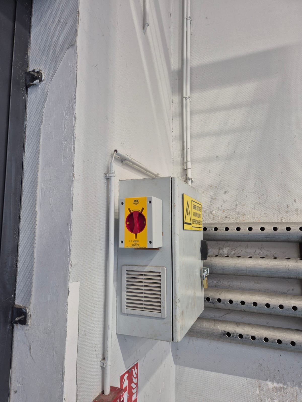 AW ELEC - Electricien - Travaux d’électricité tertiaire en Seine-et-Marne (77)