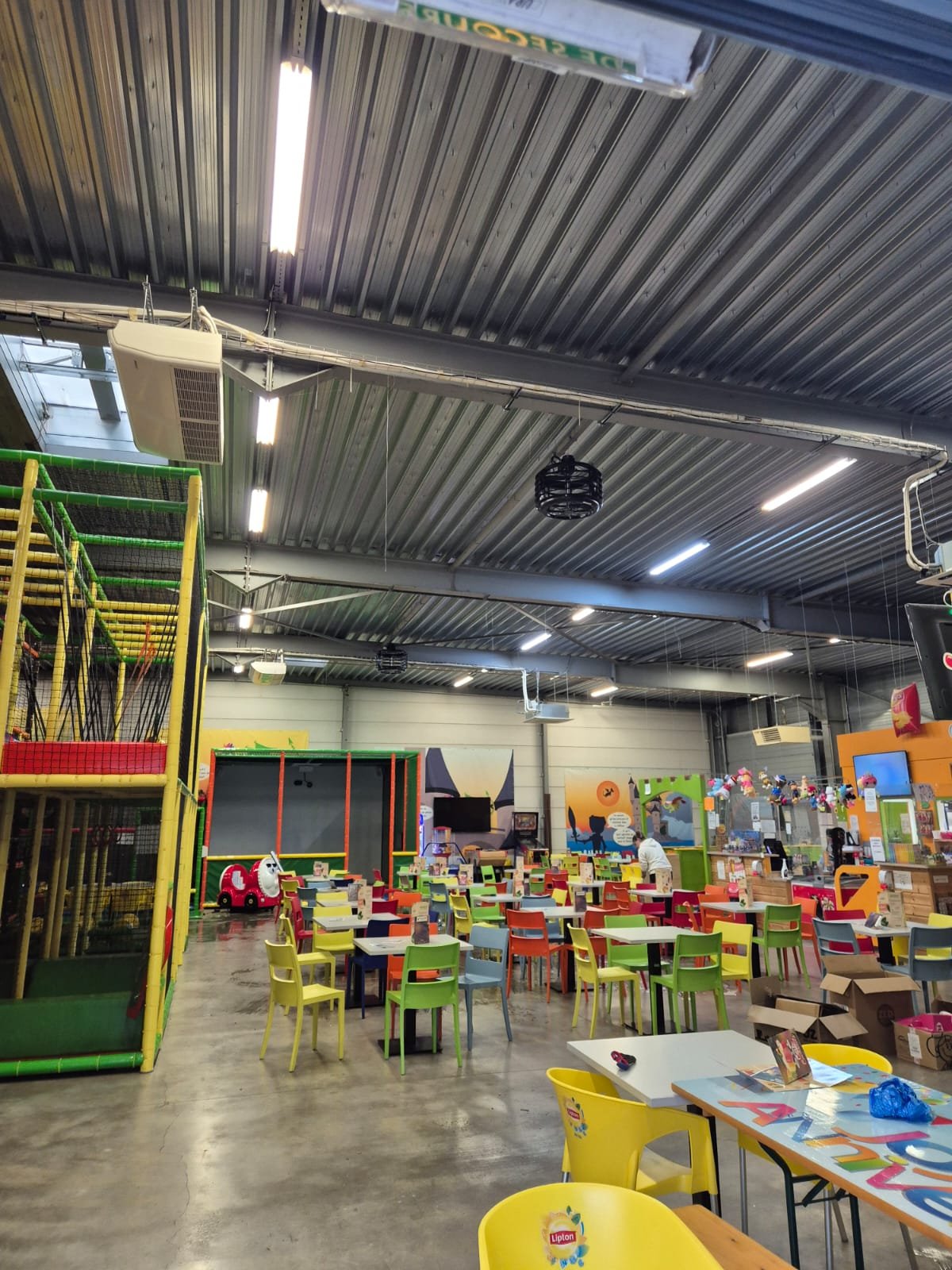 AW ELEC - Electricien - Travaux d’électricité tertiaire en Seine-et-Marne (77)