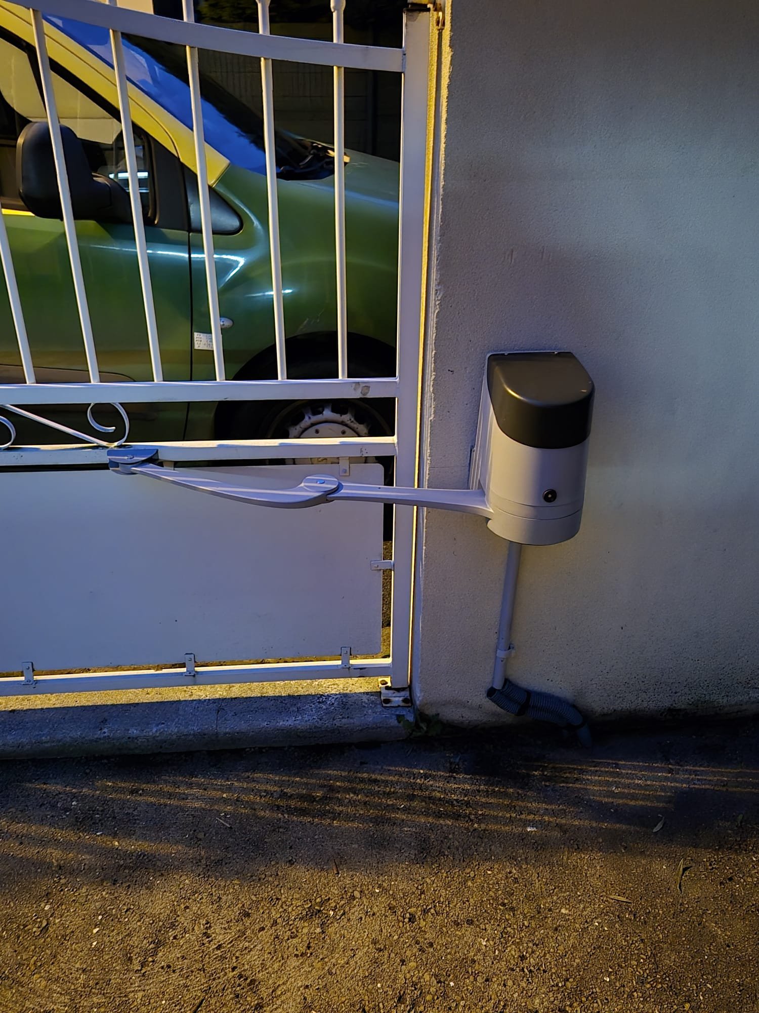 AW ELEC - Electricien - Installation d’une motorisation de portail en Seine-et-Marne (77)